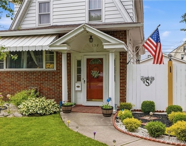 136 Mapleview Road - Photo Thumbnail 1