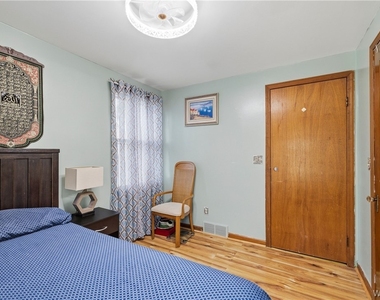 136 Mapleview Road - Photo Thumbnail 20