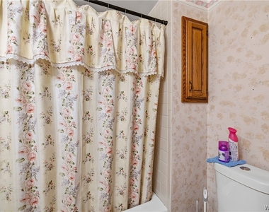 136 Mapleview Road - Photo Thumbnail 18