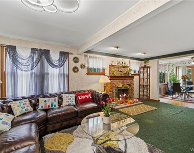 136 Mapleview Road - Photo Thumbnail 7