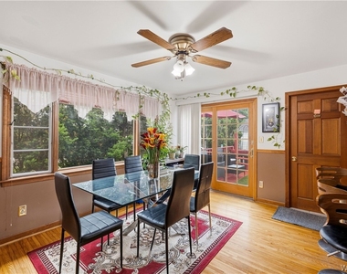 136 Mapleview Road - Photo Thumbnail 9
