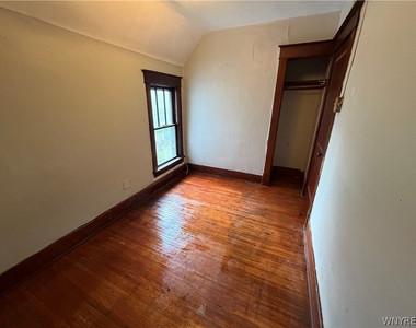 49 15th Street - Photo Thumbnail 9