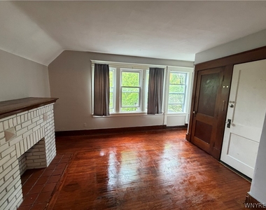 49 15th Street - Photo Thumbnail 3