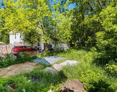 213 Keystone Street - Photo Thumbnail 4
