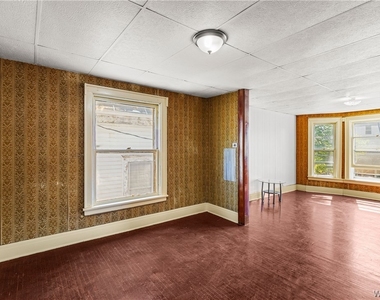 213 Keystone Street - Photo Thumbnail 11