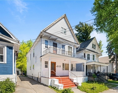 213 Keystone Street - Photo Thumbnail 2