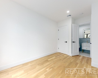 15 Hampton Pl - Photo Thumbnail 5