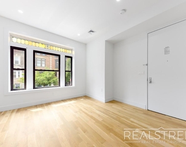 15 Hampton Pl - Photo Thumbnail 2