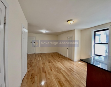 686 West 204th Street - Photo Thumbnail 7