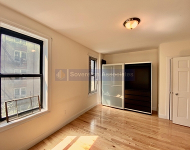 686 West 204th Street - Photo Thumbnail 12