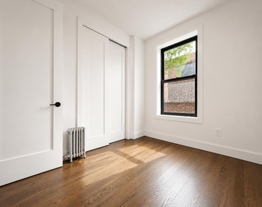 184 Claremont Avenue - Photo Thumbnail 4
