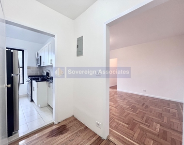 20 Magaw Place - Photo Thumbnail 2