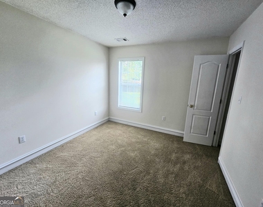 103 Jana Court - Photo Thumbnail 12