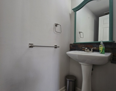 4761 Highpoint Way - Photo Thumbnail 12
