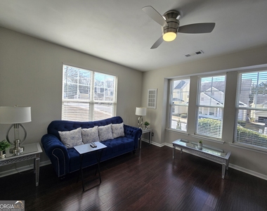 4761 Highpoint Way - Photo Thumbnail 4