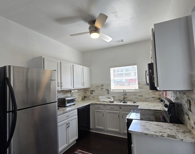 4761 Highpoint Way - Photo Thumbnail 15