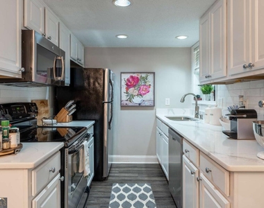 6900 Roswell Road - Photo Thumbnail 19