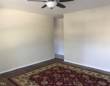 131 Pineview Drive - Photo Thumbnail 5