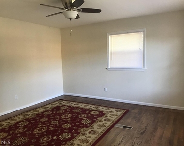 131 Pineview Drive - Photo Thumbnail 4