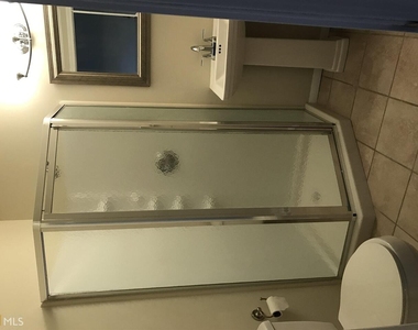 131 Pineview Drive - Photo Thumbnail 8