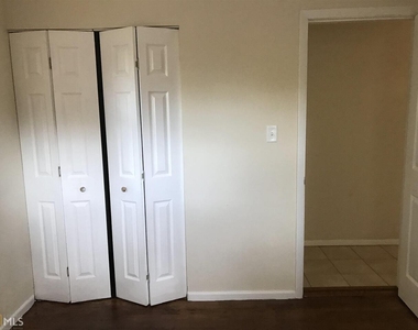 131 Pineview Drive - Photo Thumbnail 7
