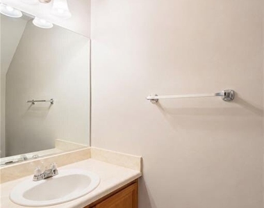 2390 Newport Landing - Photo Thumbnail 5