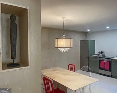2511 Clairmont Road Ne - Photo Thumbnail 5