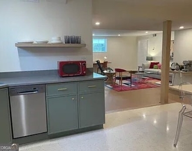 2511 Clairmont Road Ne - Photo Thumbnail 6