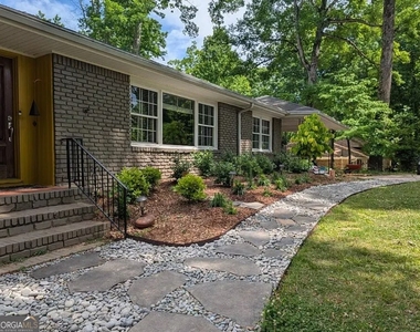 2511 Clairmont Road Ne - Photo Thumbnail 2