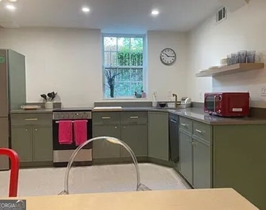 2511 Clairmont Road Ne - Photo Thumbnail 7