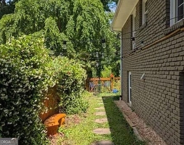 2511 Clairmont Road Ne - Photo Thumbnail 4