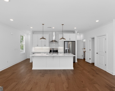 504 Sawnee Village Boulevard - Photo Thumbnail 6