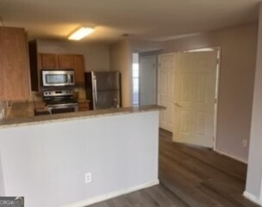631 Sycamore Drive - Photo Thumbnail 6
