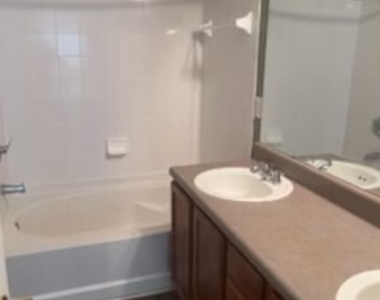631 Sycamore Drive - Photo Thumbnail 7