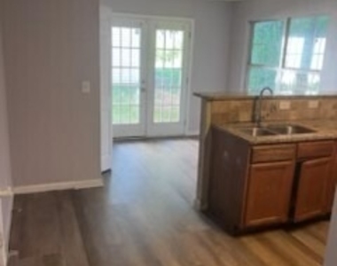 631 Sycamore Drive - Photo Thumbnail 5
