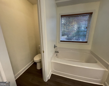 166 Cove Hills Road - Photo Thumbnail 13