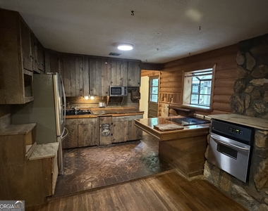 1054 College Station Road - Photo Thumbnail 4