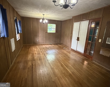 1054 College Station Road - Photo Thumbnail 6