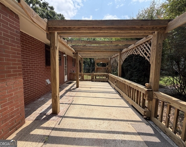 1054 College Station Road - Photo Thumbnail 15
