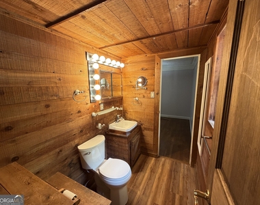 1054 College Station Road - Photo Thumbnail 13