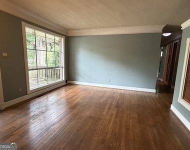 1054 College Station Road - Photo Thumbnail 2