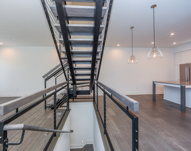 1145 Kirkwood Avenue Se - Photo Thumbnail 8