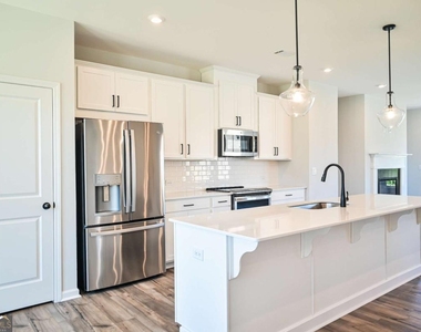 756 Payton Lane - Photo Thumbnail 16