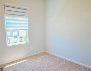 756 Payton Lane - Photo Thumbnail 6