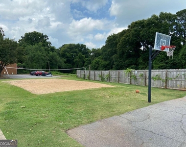 2165 S Milledge Avenue - Photo Thumbnail 10