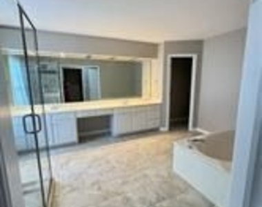 7880 Brookwood Way - Photo Thumbnail 4