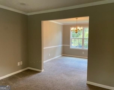 2121 Heritage Trace Drive - Photo Thumbnail 7
