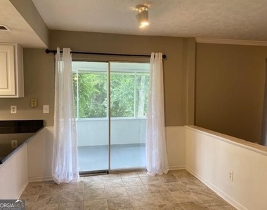 2121 Heritage Trace Drive - Photo Thumbnail 5