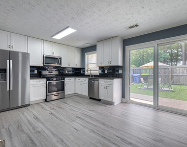 119 Forrest Avenue - Photo Thumbnail 3