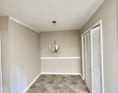 300 Springdale Drive - Photo Thumbnail 3